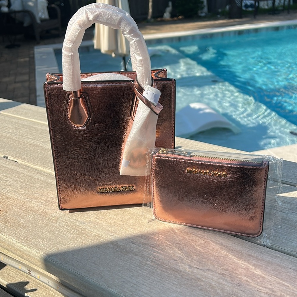 Michael Kors NWT Mercer Shopper Crossbody Bag/ NWT matching coin pouch.